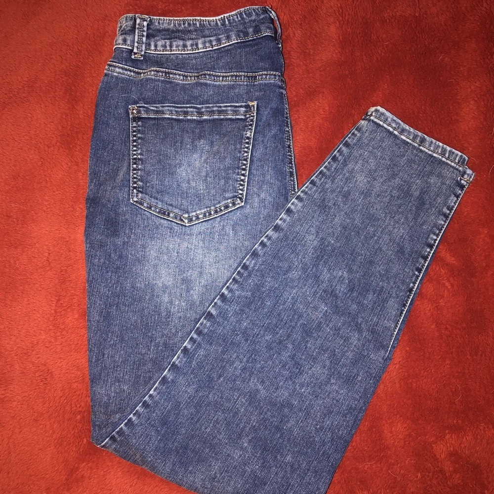 Jeans - Picture 2 of 3